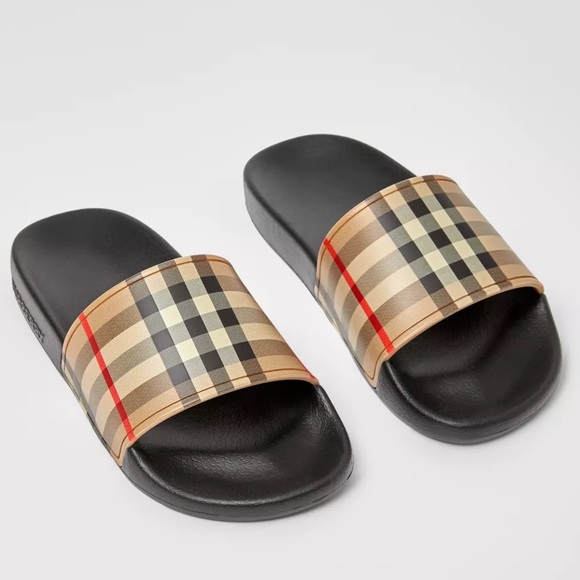 Burberry Other - 🆕 BURBERRY KIDS SLIDES SZ 32 EU / 13.5-1 US